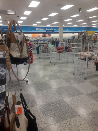 Clothing Store «Ross Dress for Less», reviews and photos, 523 S MacDade Blvd, Holmes, PA 19043, USA