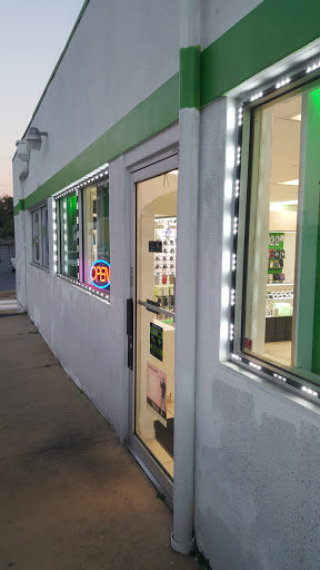 Electronics Repair Shop «Cell Fix Inc», reviews and photos, 8601 N Florida Ave, Tampa, FL 33604, USA