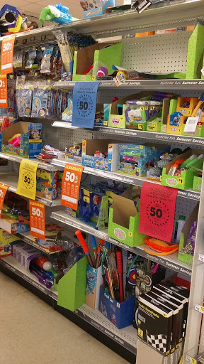 Discount Store «Dollar General», reviews and photos, 15311 Detroit Ave, Lakewood, OH 44107, USA