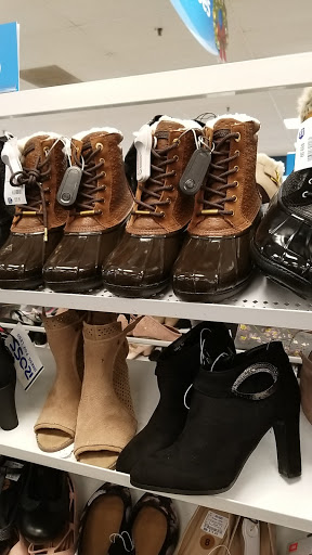 Clothing Store «Ross Dress for Less», reviews and photos, 13855 Outlet Dr, Silver Spring, MD 20904, USA