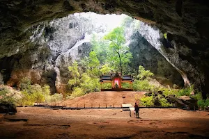 Phraya Nakhon Cave image