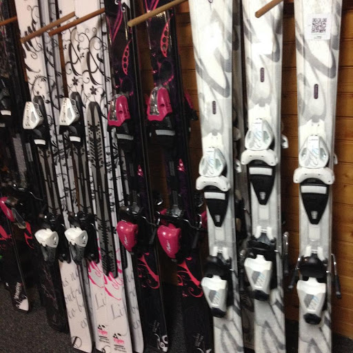 Ski Shop «Cabin Craft Snowboard & Ski Shop», reviews and photos, 2 Main St, Spring Mt, PA 19478, USA