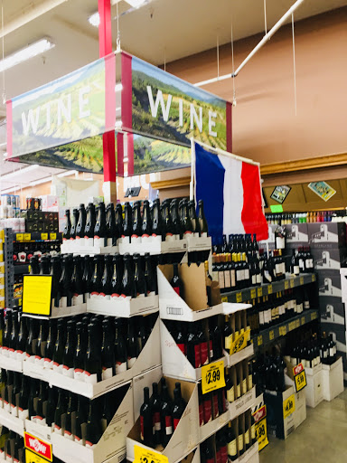 Grocery Store «Grocery Outlet Bargain Market», reviews and photos, 80 E Washington St, Petaluma, CA 94952, USA