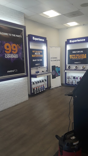 Cell Phone Store «MetroPCS Corporate Store», reviews and photos, 1041 E Capitol Expy, San Jose, CA 95121, USA