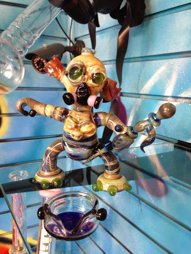 Tobacco Shop «Underground Culture Smoke Shop», reviews and photos, 4 Main Rd, Tiverton, RI 02878, USA