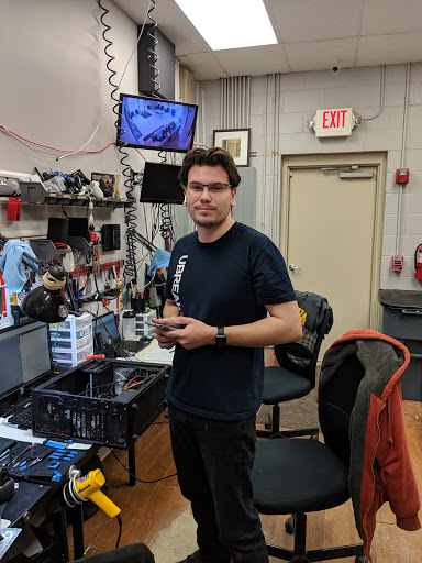 Electronics Repair Shop «uBreakiFix», reviews and photos, 1096 Commons Dr, Geneva, IL 60134, USA