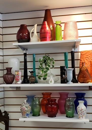 Thrift Store «Hand to Hand Thrift Store», reviews and photos, 785 Terryville Ave, Bristol, CT 06010, USA