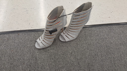 Clothing Store «Burlington Coat Factory», reviews and photos, 1025 W Patrick St, Frederick, MD 21702, USA