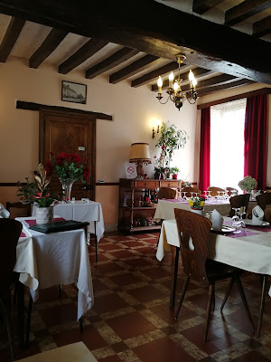Auberge Au Relais Du Plessis Bourré à Soulaire-et-Bourg