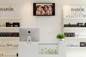 Cosmetic for man and woman | Kosmetikstudio in Ronnenberg bei Hannover image