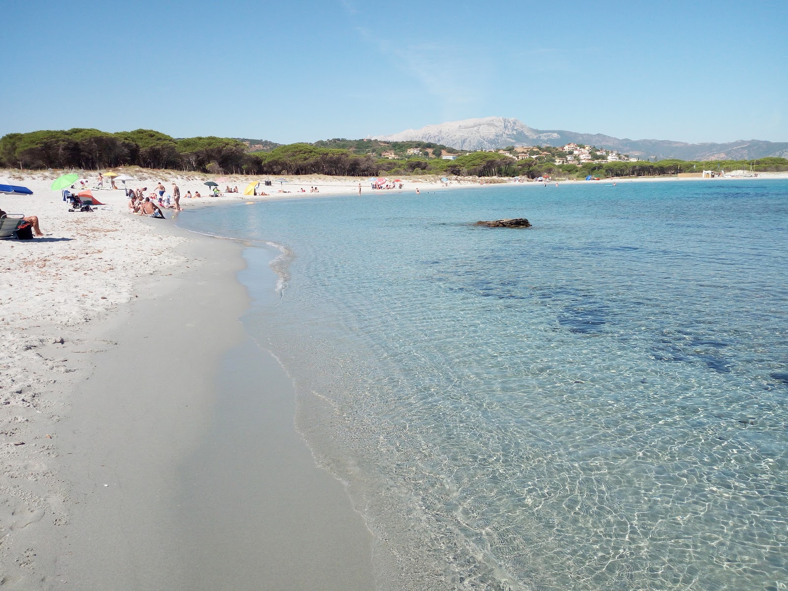 Foto von Caletta Beach mit feiner beiger sand Oberfläche