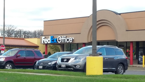 Print Shop «FedEx Office Print & Ship Center», reviews and photos, 16701 Torrence Ave, Lansing, IL 60438, USA