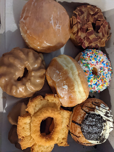 Donut Shop «Spudnuts Donuts», reviews and photos, 8225 Topanga Canyon Blvd, Canoga Park, CA 91304, USA