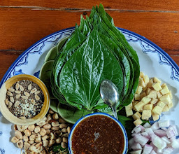 ก๋วยเตี๋ยวเรือคนเมือง photo