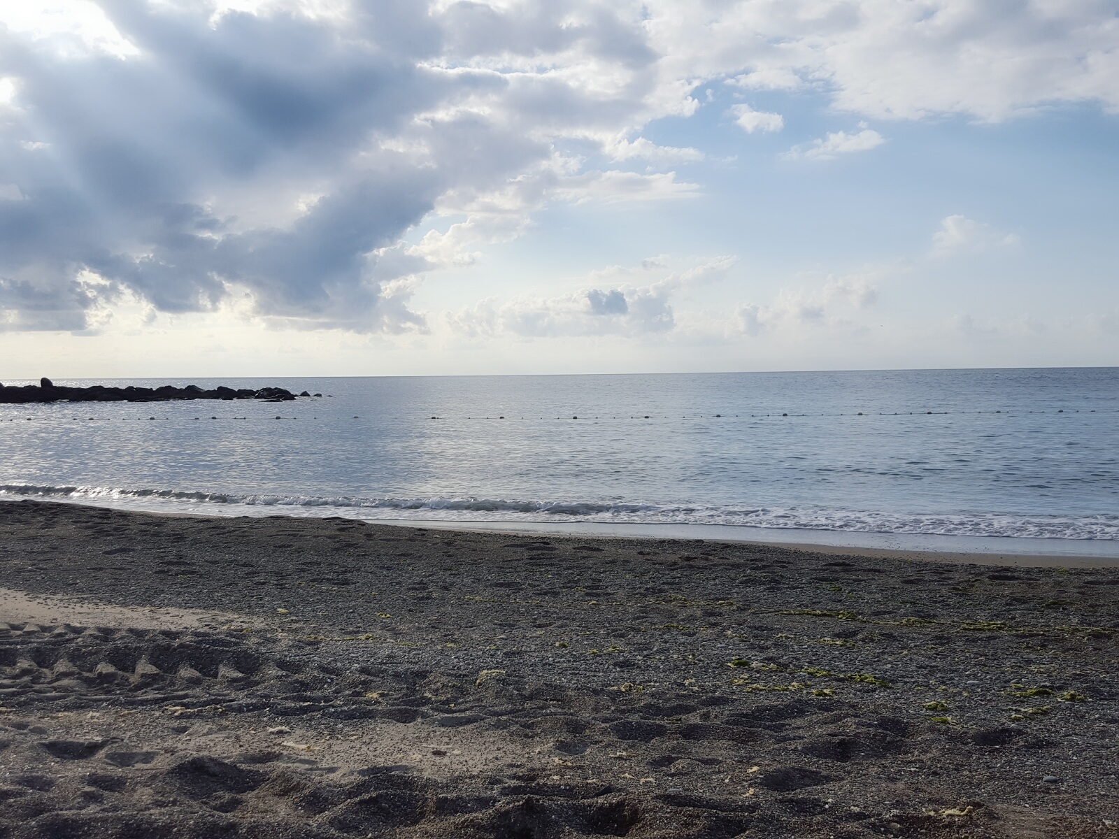 Foto de Praia de Kaynarca área de comodidades