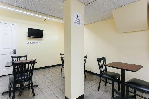 Laundromat «The Found Sock Laundromat», reviews and photos, 76 Washington St, Brighton, MA 02135, USA