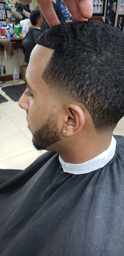 Barber Shop «Top Notch Barber Shop», reviews and photos, 4274 Davie Rd, Davie, FL 33314, USA