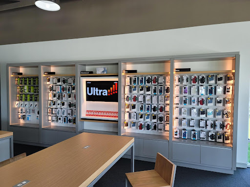 Cell Phone Store «Verizon Authorized Retailer, TCC», reviews and photos, 590 W Northfield Dr, Brownsburg, IN 46112, USA