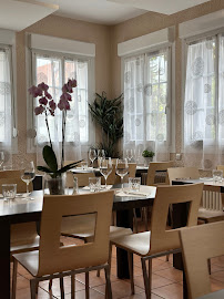 Atmosphère du Hôtel Restaurant Barrey à Orchamps-Vennes - n°2