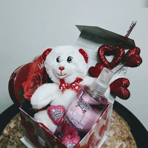 Florist «Rialto Florist», reviews and photos, 114 S Riverside Ave, Rialto, CA 92376, USA