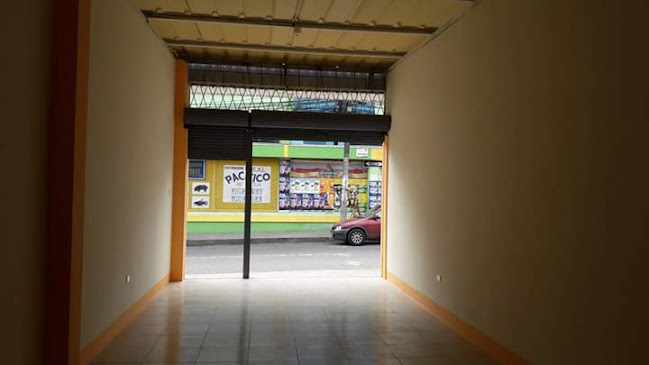 Opiniones de LOCALES COMERCALES CHUNGANDRO IZA en Santo Domingo de los Colorados - Centro comercial