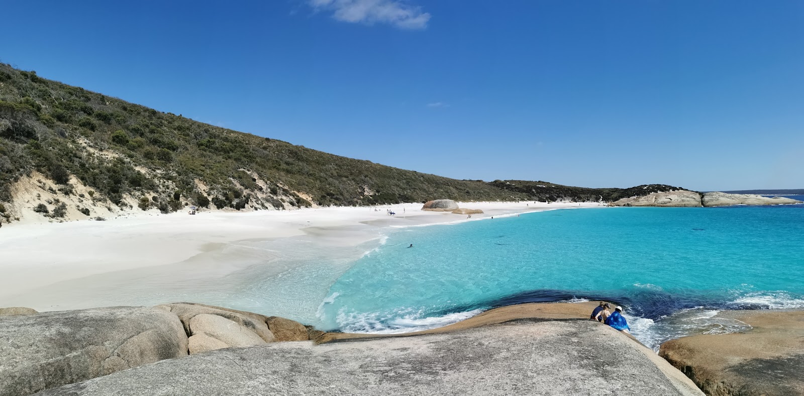 Foto van Little Beach met blauw puur water oppervlakte
