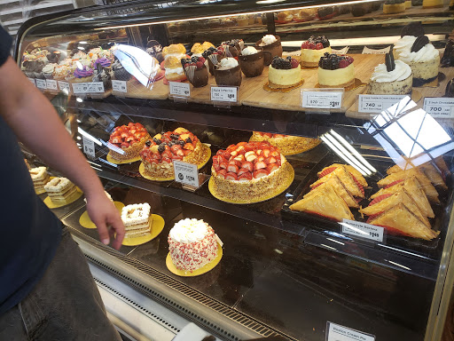 Grocery Store «H-E-B Grocery», reviews and photos, 407 S Adams St, Fredericksburg, TX 78624, USA