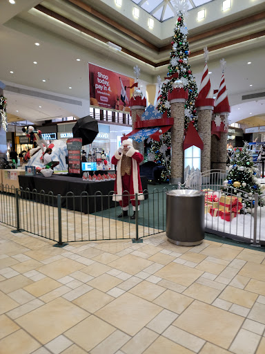 Shopping Mall «Smith Haven Mall», reviews and photos, 313 Smith Haven Mall, Lake Grove, NY 11755, USA