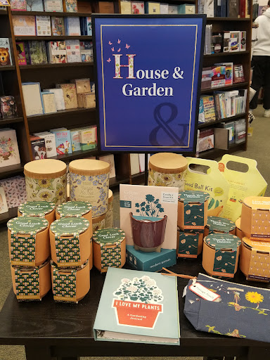 Book Store «Barnes & Noble», reviews and photos, 17111 Haggerty Rd, Northville, MI 48168, USA