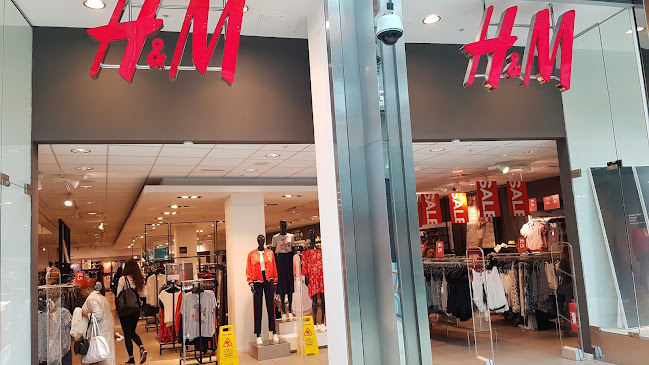 H&M - Clothing store