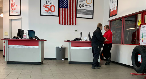 Tire Shop «Discount Tire Store - Coon Rapids, MN», reviews and photos, 12921 Riverdale Dr NW a, Coon Rapids, MN 55448, USA