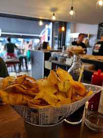 Chips du Restaurant de hamburgers LE CAB Biarritz - Le comptoir à burger - n°12