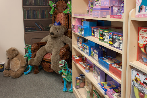 Book Store «Riverwalk Books», reviews and photos, 116 E Woodin Ave, Chelan, WA 98816, USA