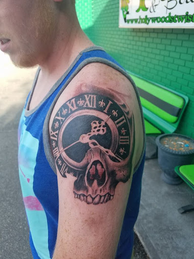 Tattoo Shop «Hollywood Twisted Needles», reviews and photos, 618 S Patterson St, Valdosta, GA 31601, USA