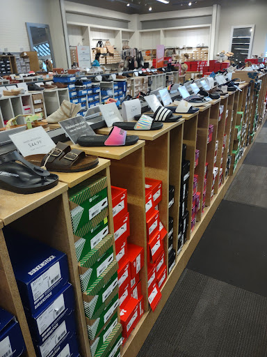 Shoe Store «DSW Designer Shoe Warehouse», reviews and photos, 10060 Reisterstown Rd, Owings Mills, MD 21117, USA