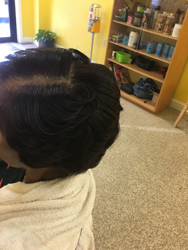 Beauty Salon «New Image Dominican Hair Salon», reviews and photos, 143 W Main St, Norristown, PA 19401, USA