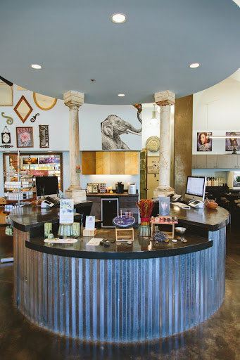 Beauty Salon «DV8 The Salon», reviews and photos, 909 S Main St, Grapevine, TX 76051, USA