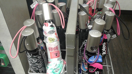 Shoe Store «DSW Designer Shoe Warehouse», reviews and photos, 160 Oakway Rd #300, Eugene, OR 97401, USA