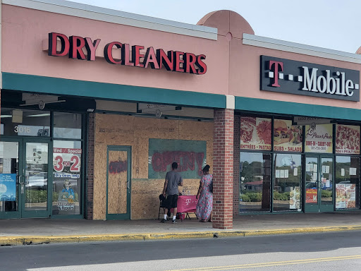 Shopping Mall «Penn Mar Shopping Center», reviews and photos, 2950 Donnell Dr, Forestville, MD 20747, USA