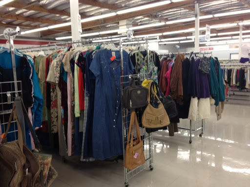 Thrift Store «Fresno Rescue Mission Super», reviews and photos, 181 E Sierra Ave, Fresno, CA 93710, USA