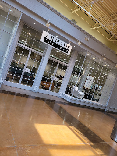 Shopping Mall «Great Lakes Crossing Outlets», reviews and photos, 4000 Baldwin Rd, Auburn Hills, MI 48326, USA