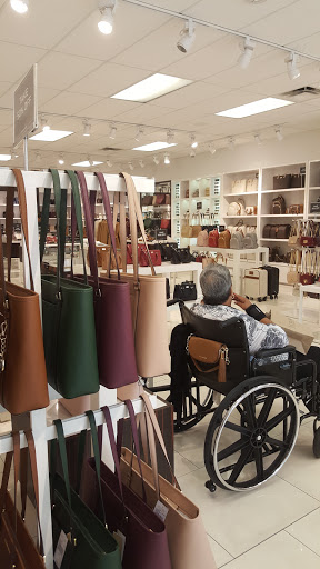 Outlet Mall «Tanger Outlet Houston», reviews and photos, 5885 Gulf Fwy, Texas City, TX 77591, USA