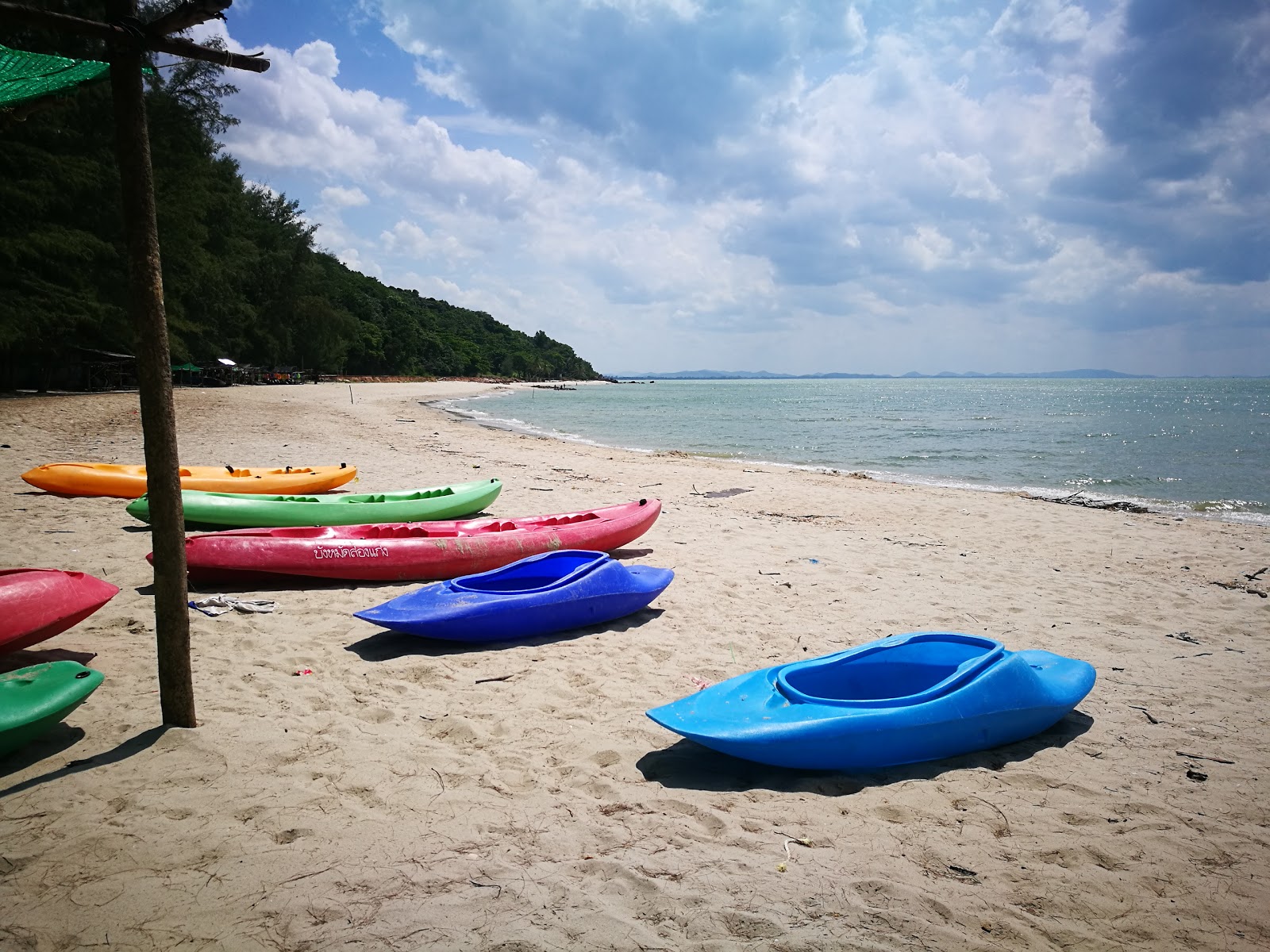 Sakom Beach'in fotoğrafı düz ve uzun ile birlikte