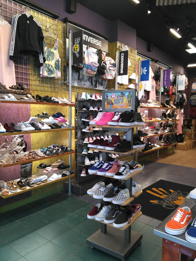 Shoe Store «Journeys», reviews and photos, 500 16th St #265, Denver, CO 80202, USA