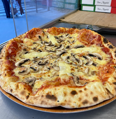 Via Pizza Feu De Bois(camion) à Villeurbanne