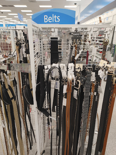 Clothing Store «Ross Dress for Less», reviews and photos, 7065 Cermak Rd, Berwyn, IL 60402, USA