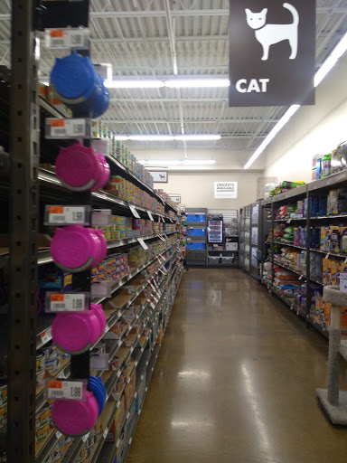 Pet Supply Store «Pet Supplies Plus», reviews and photos, 350 Ramapo Valley Rd #28, Oakland, NJ 07436, USA