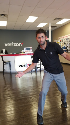 Cell Phone Store «Verizon Authorized Retailer, TCC», reviews and photos, 165 Levittown Pkwy a, Levittown, PA 19055, USA