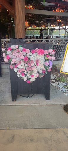 Roses Garden Bar image