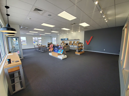 Cell Phone Store «Verizon Authorized Retailer, TCC», reviews and photos, 4770 Transit Rd #300, Depew, NY 14043, USA